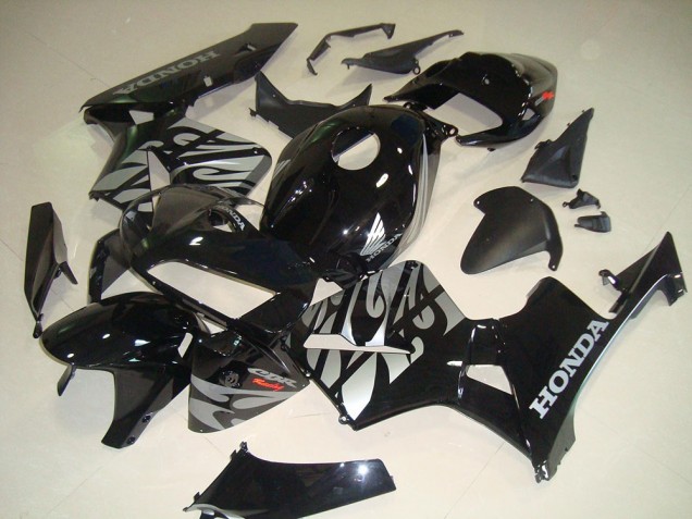 Loja Carenagem Moto Honda CBR 600RR 05-06 - Preto Branco Chama Loja Carenagem Moto Honda CBR 600RR 05-06 - Preto Branco Chama
