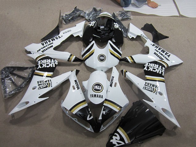 Loja Carenagem Moto Yamaha R1 04-06 - Preto Branco Lucky Strike Loja Carenagem Moto Yamaha R1 04-06 - Preto Branco Lucky Strike